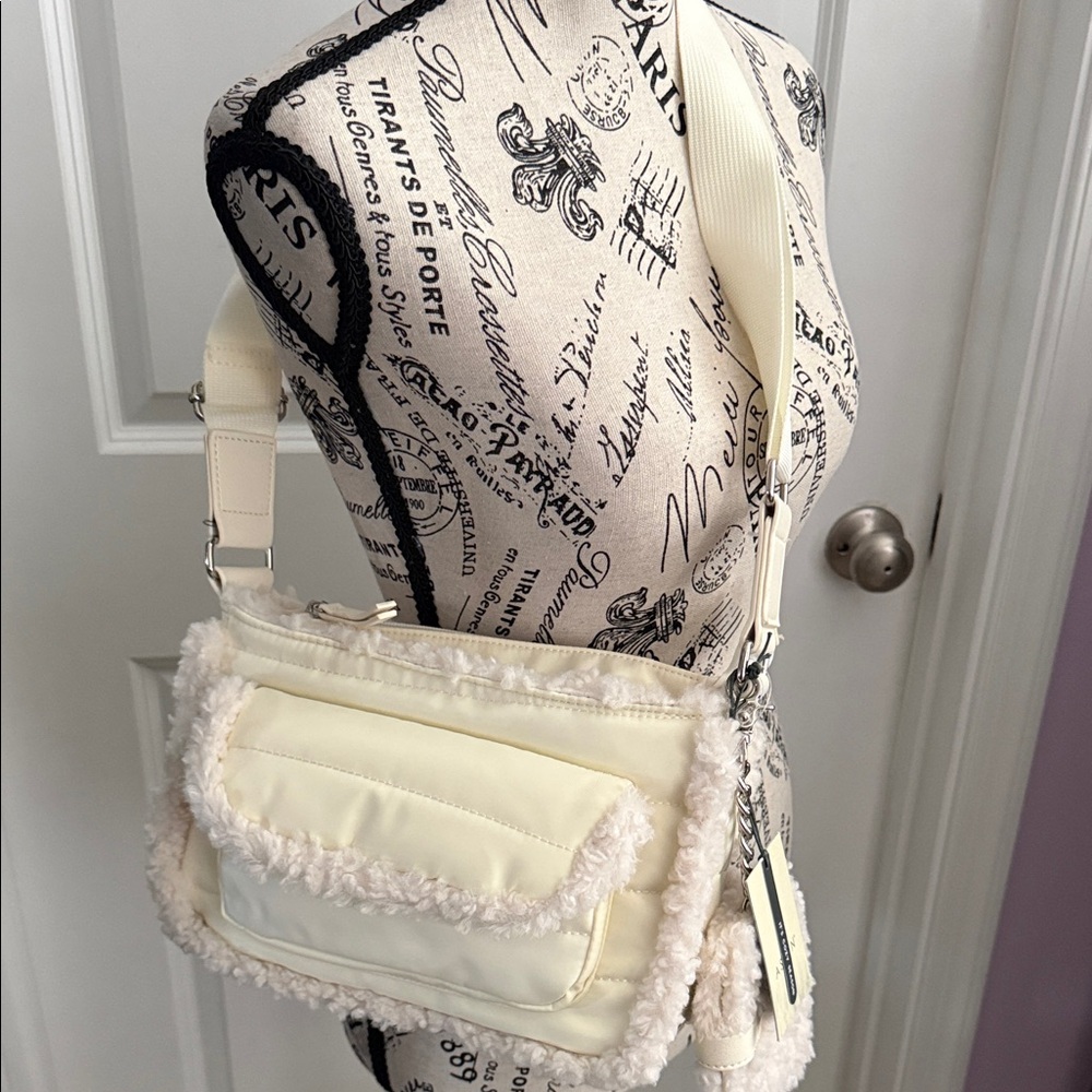 Chic Cream Crossbody Bag with Faux Fur Trim